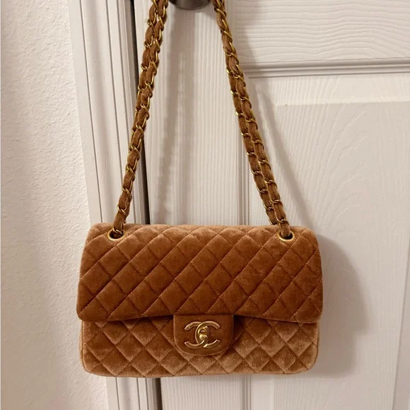 Brown velvet Quilted Shoulder Bag - Picture 3 of 9